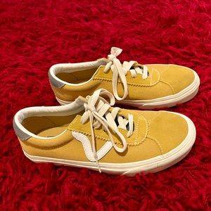 Gold Vans Skateboard Shoes -Unisex: Mens 7 Women 8.5